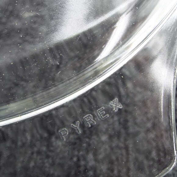 Vintage 1961 Pyrex 474-B Bride's Casserole Dish with Lid 1-1/2 Qt. Made in USA - Picture 9 of 10